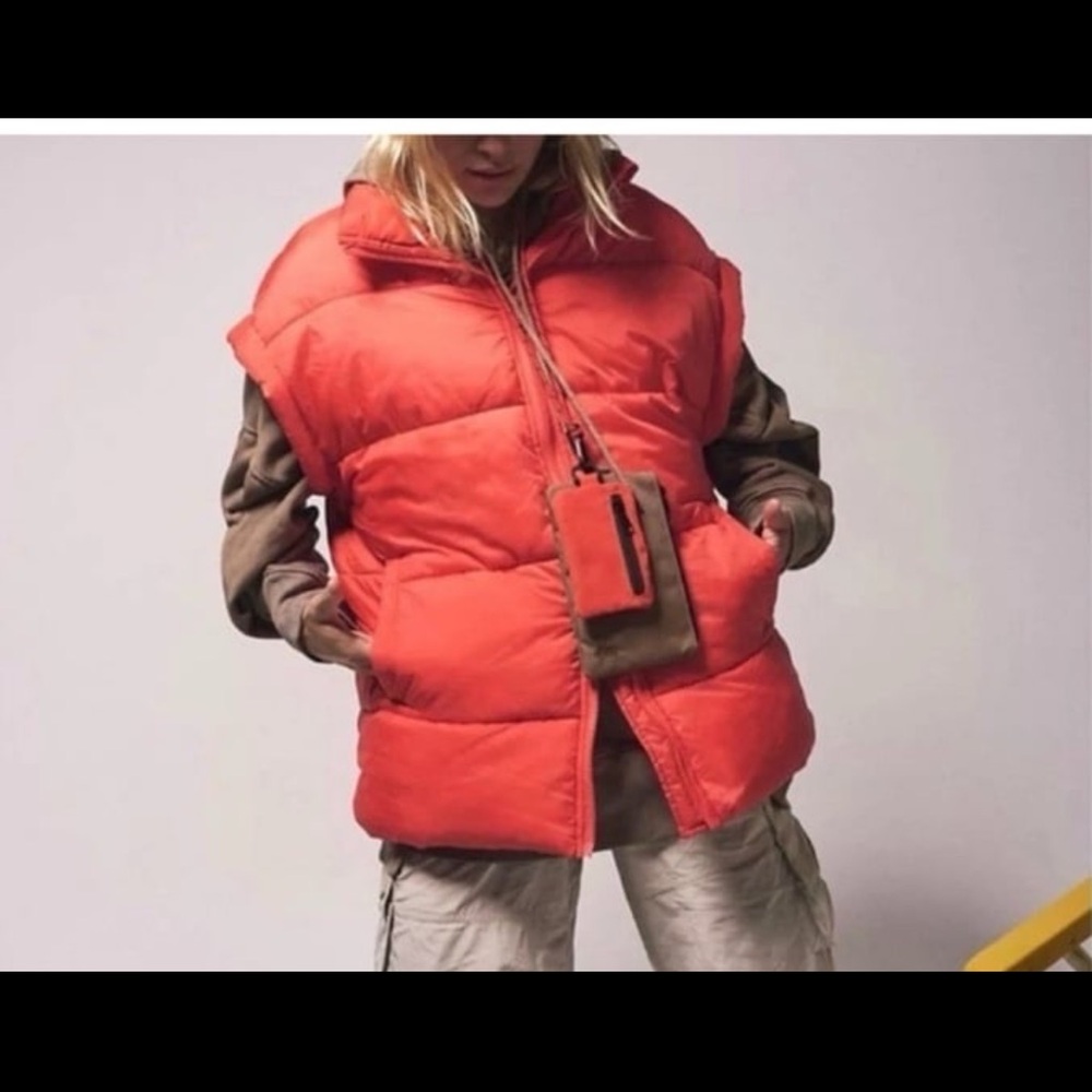 NWOT free people PrimaLoft Puffer Vest Orange Quilted Insulated Outerwear Medium - Picture 2 of 10